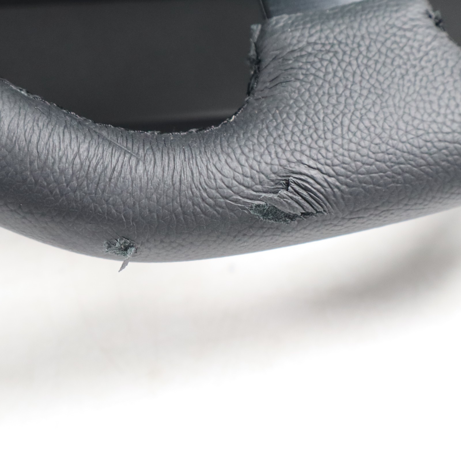 Logitech G920 Driving Force Racing Wheel Xbox One/S/X & PC – BROKEN MOUNT, READ