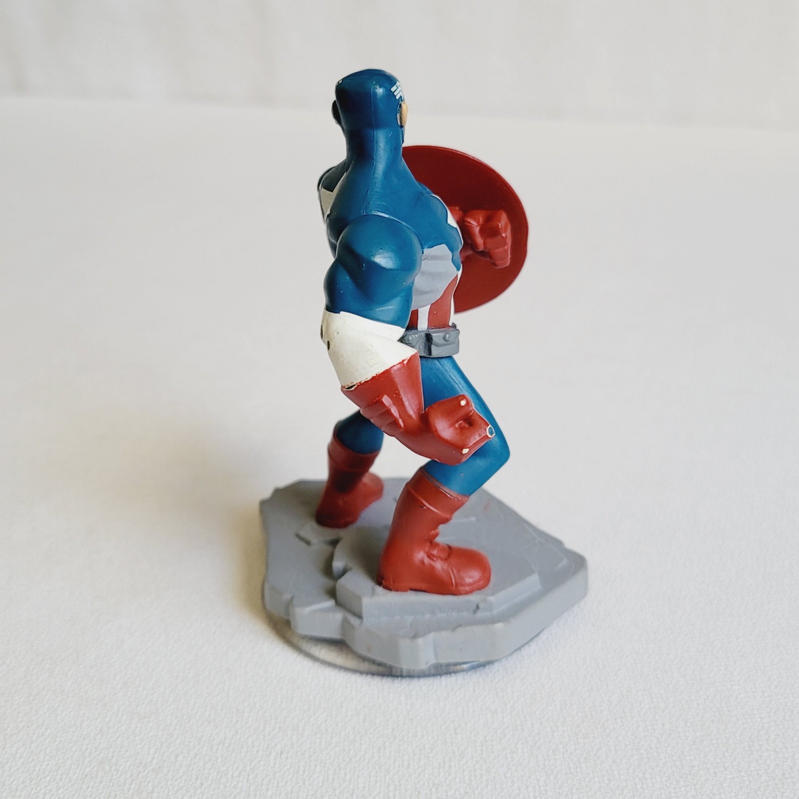 Disney Infinity 2.0 Hulk & Capt. America & 3.0 Darth Vader (no lightsaber; wear)
