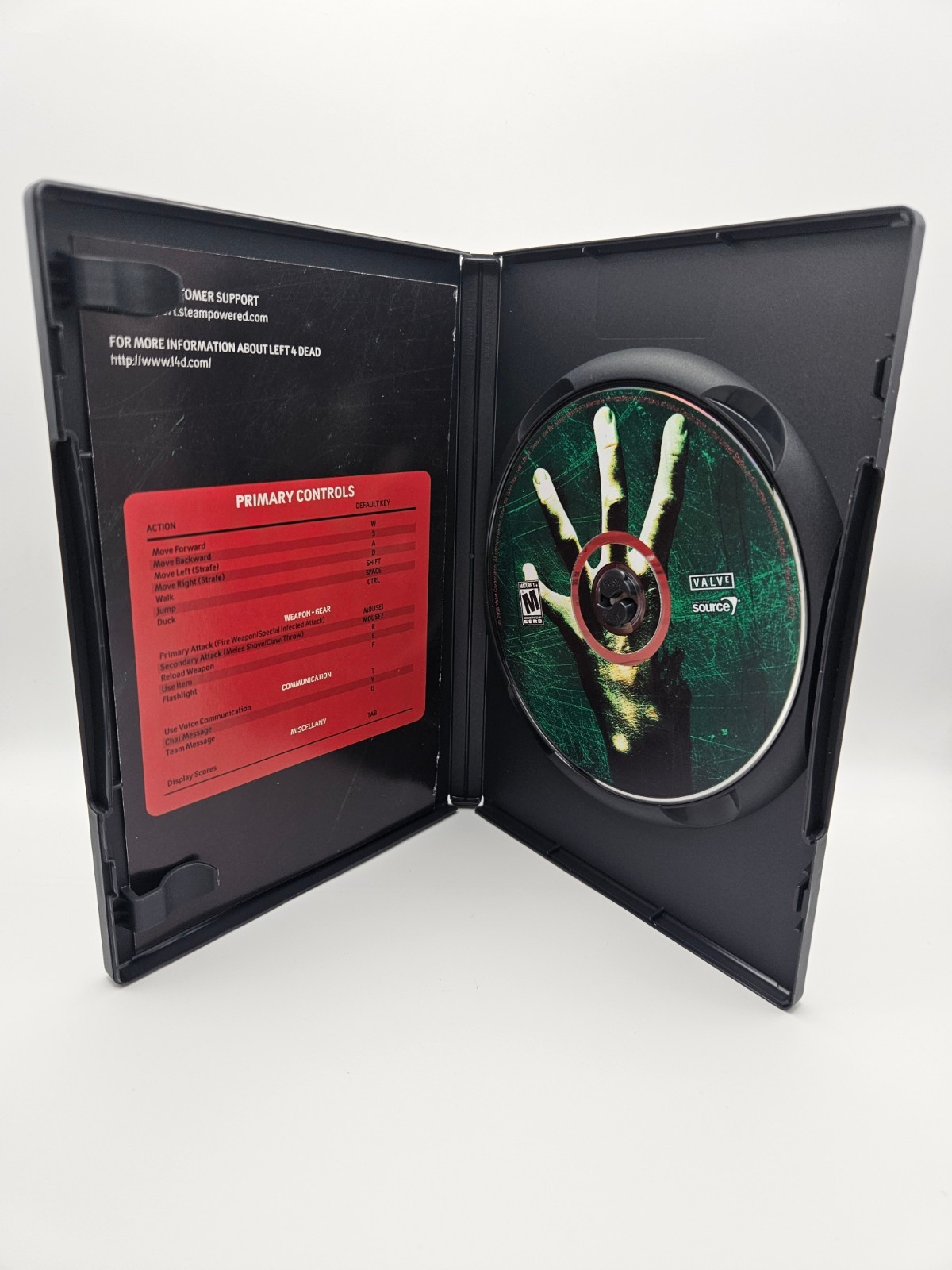 Left 4 Dead Horror Zombie PC CD-ROM Video Game By Valve Corporation 2008