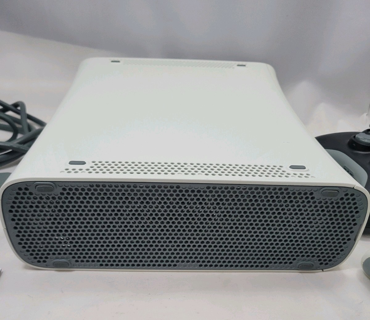 Xbox 360 Bundle White Fat System w/ 2 Controllers Power Supply & HDMI Cable Game