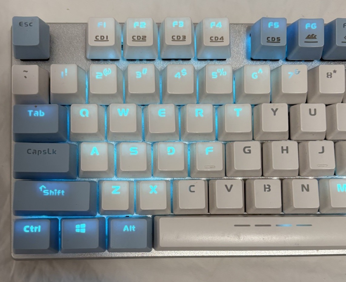 Hermes M5 Keyboard Gamdias Lights Up Light Blue And White Keys TESTED AND WORKS