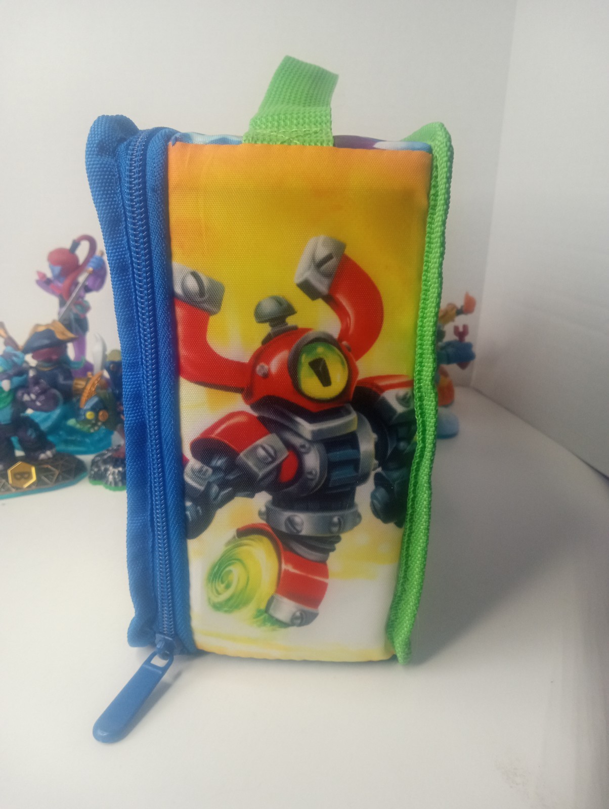 Huge Skylanders Lot 19 Figures With Carry Case Rare