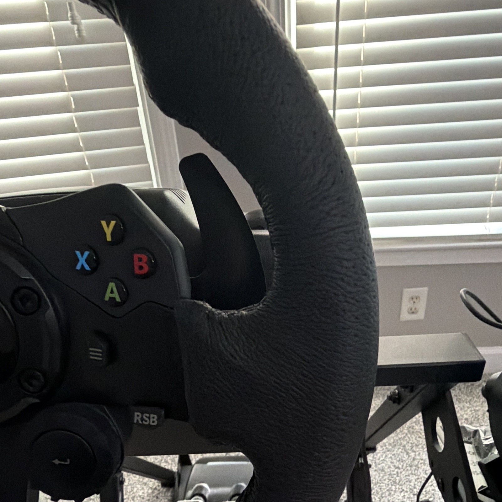 Logitech G923 TrueForce Force Feedback Racing Wheel & Pedals Xbox Black