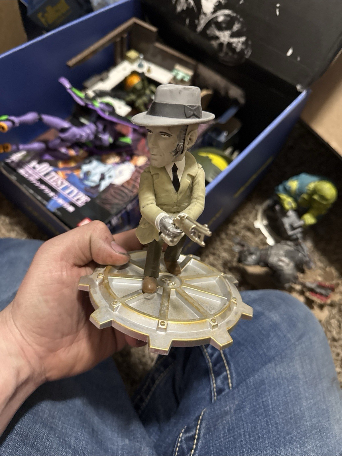 Fallout Crate Nick Valentine Loot Crate Figure Screen Shots