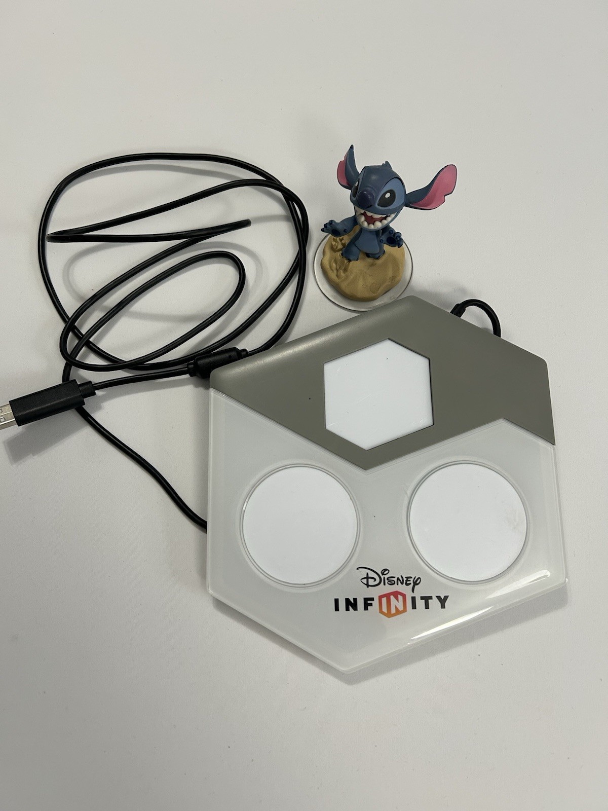 Disney Infinity 2.0 Stitch Figure + Xbox 360 Portal Base w/ Cord Starter Bundle