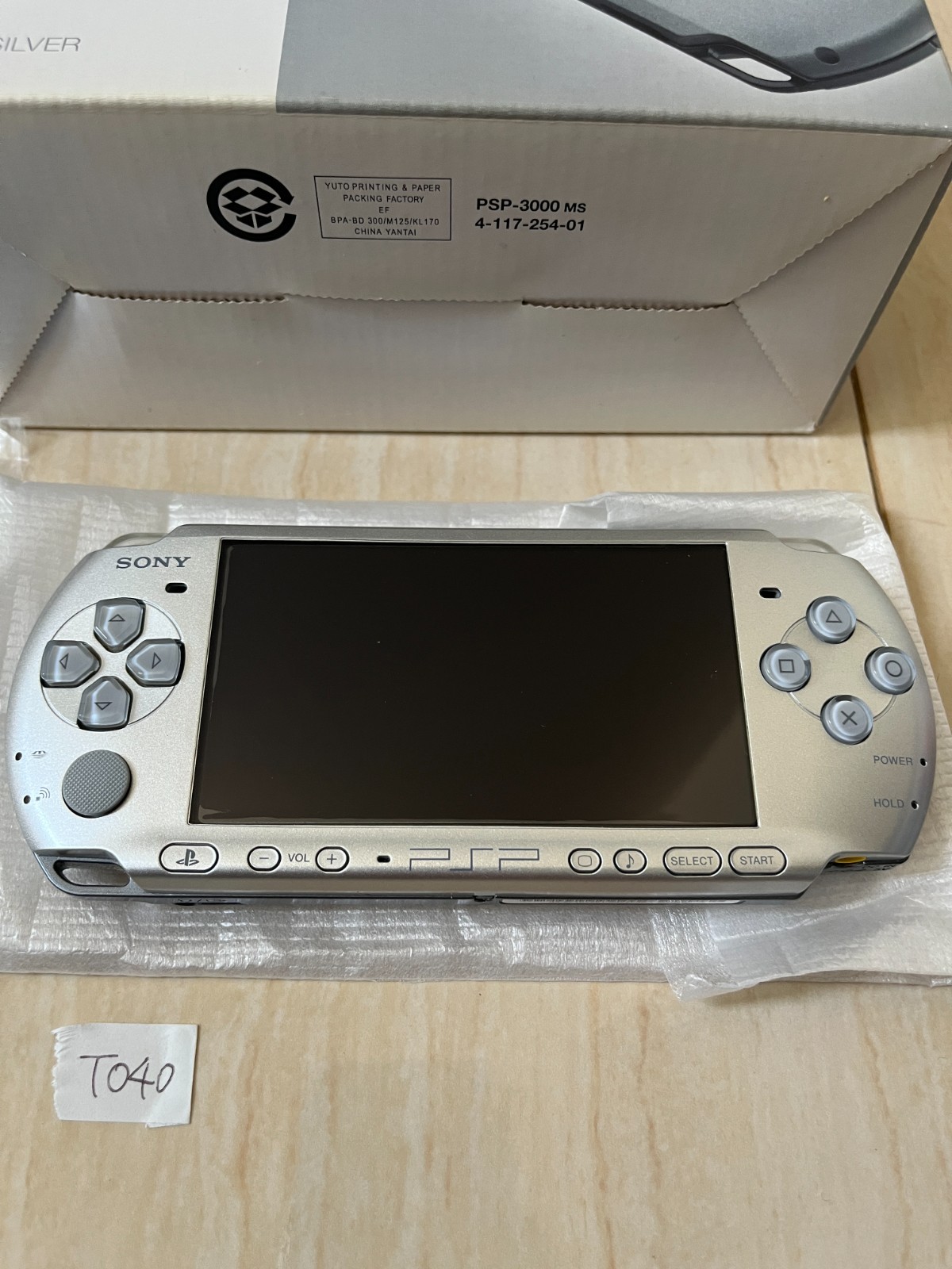Sony PSP-3000 PSP 3000 Console Silver in Box Region Free Excellent T040