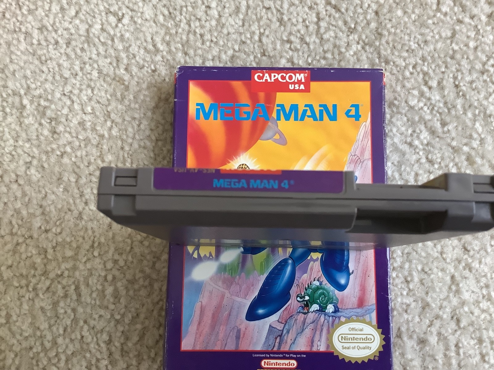 Mega Man 4 (NES Capcom 1991) CIB Very Good Working Condition