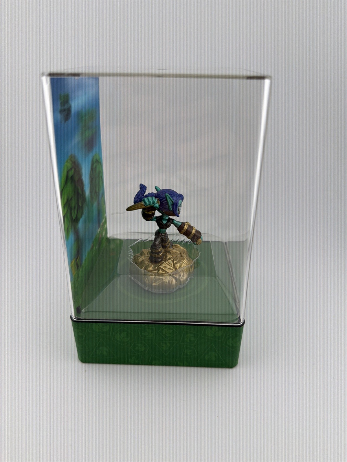 Skylanders Eon’s Elite Stealth Elf in Case