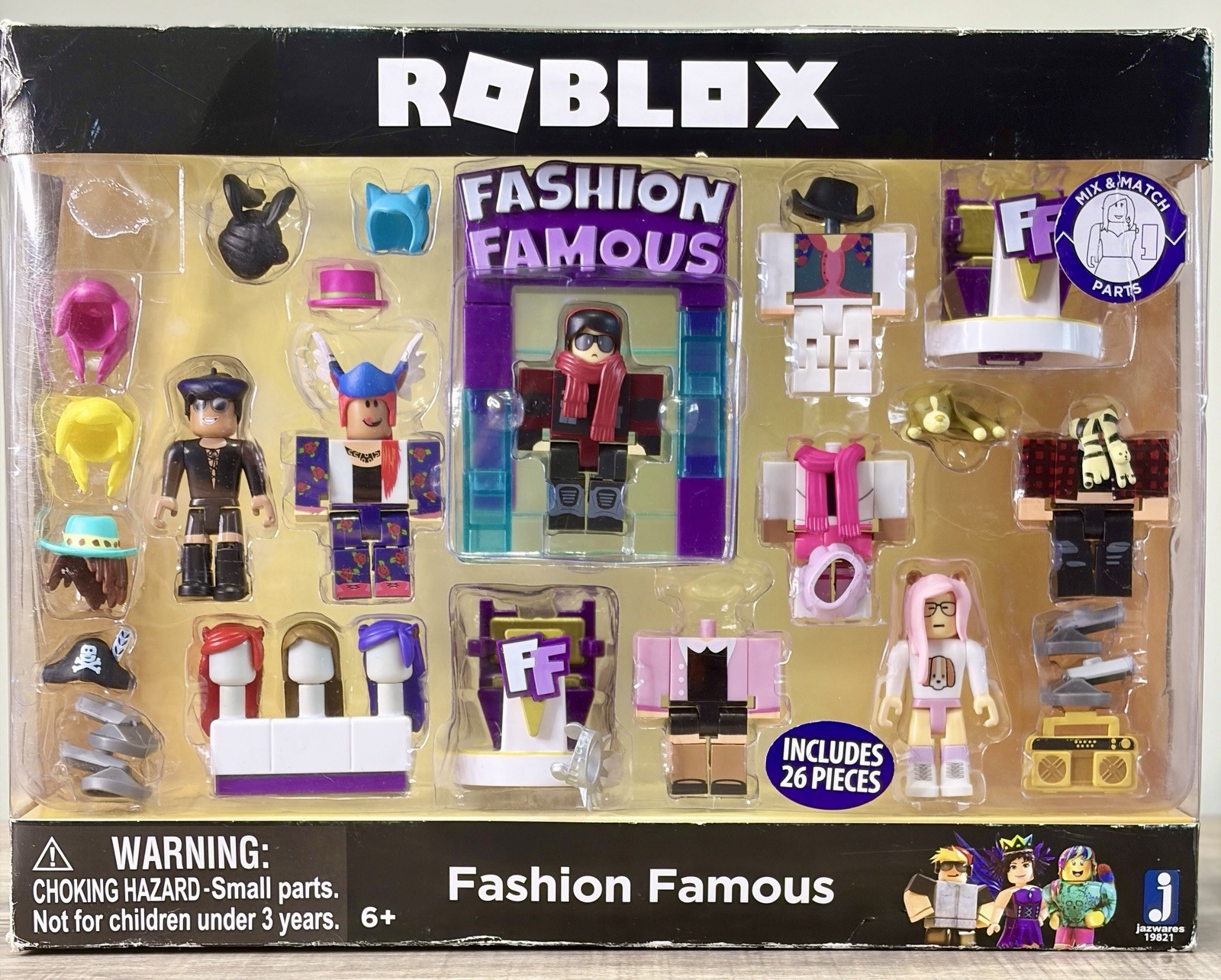 Roblox Celebrity Collection- Fashion Famous playset