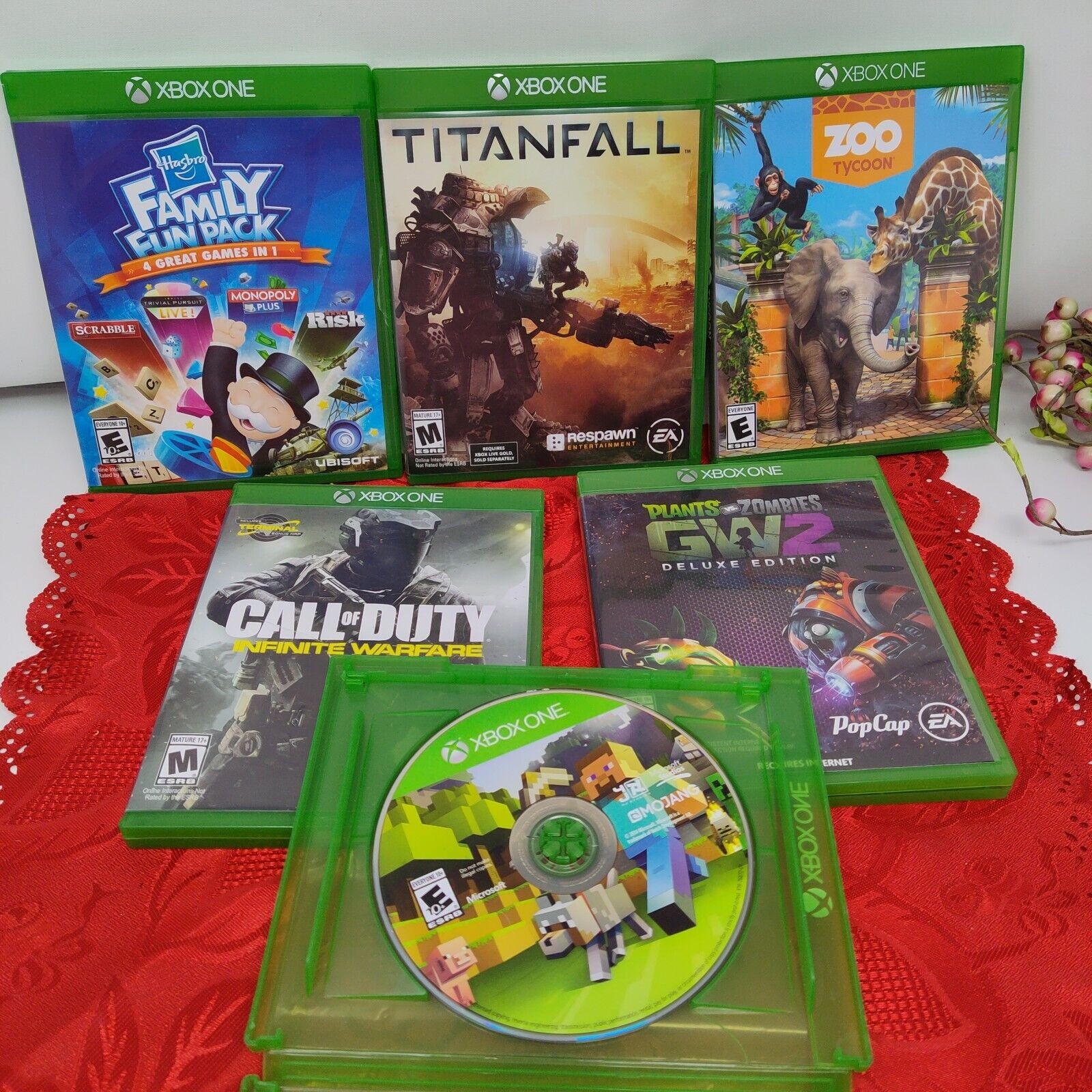 X6 Xbox One Video Game Lot Zoo Call Of Duty Hasbro Titanfall Plants VS Z