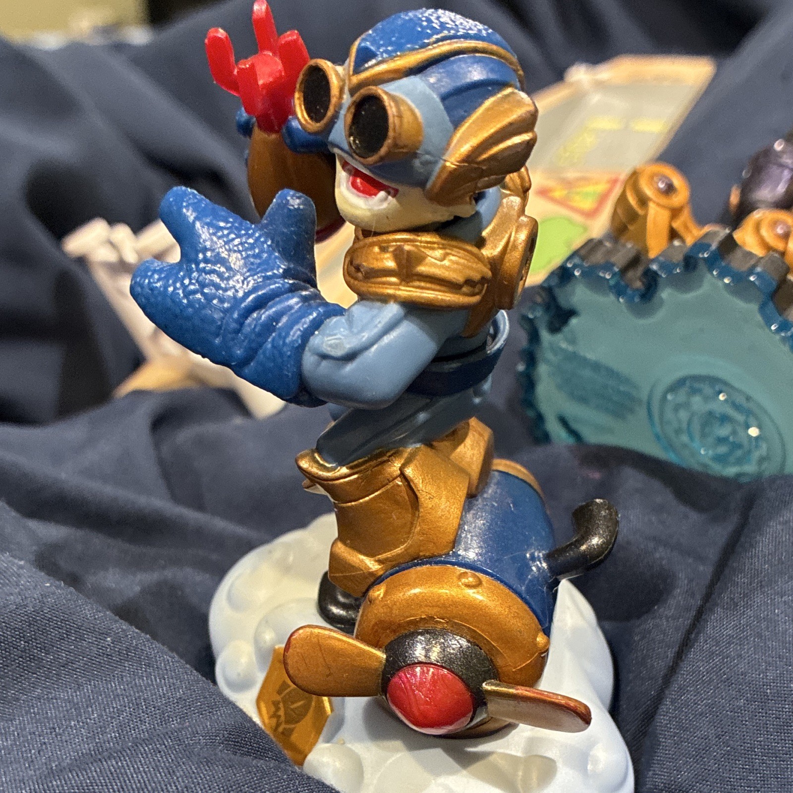 Activision Skylanders Lightcore Bash Light-Up Figure – Giants