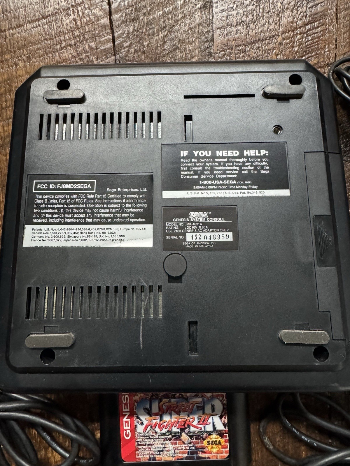 SEGA GENESIS MK-1631A Video Game Console + Street Fighter 2 + 2 Controller READ