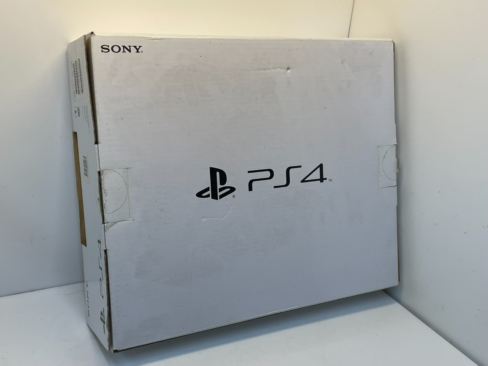 r71- Sony PlayStation 4 PS4 Console Only Original box Black CUH-1215A