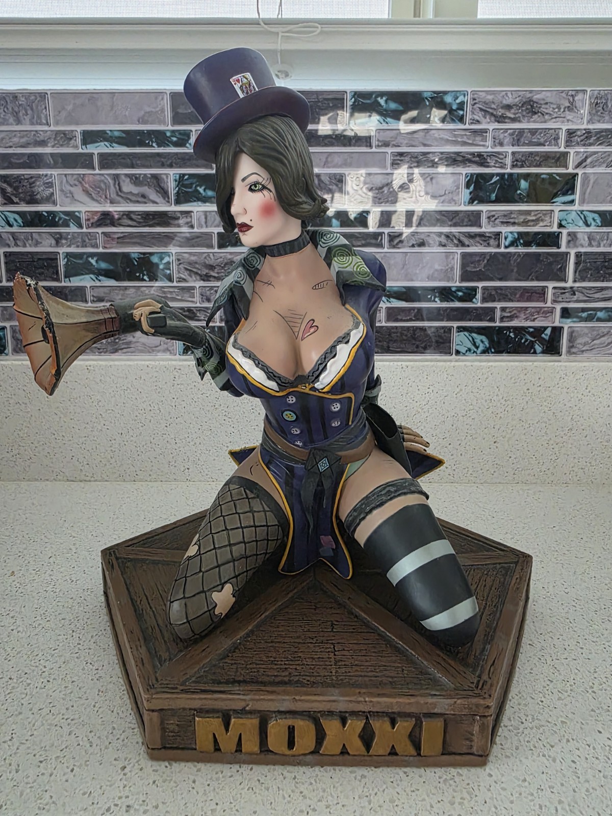 Borderlands 2 Mad Moxxi Collectible Statue #1515/5000