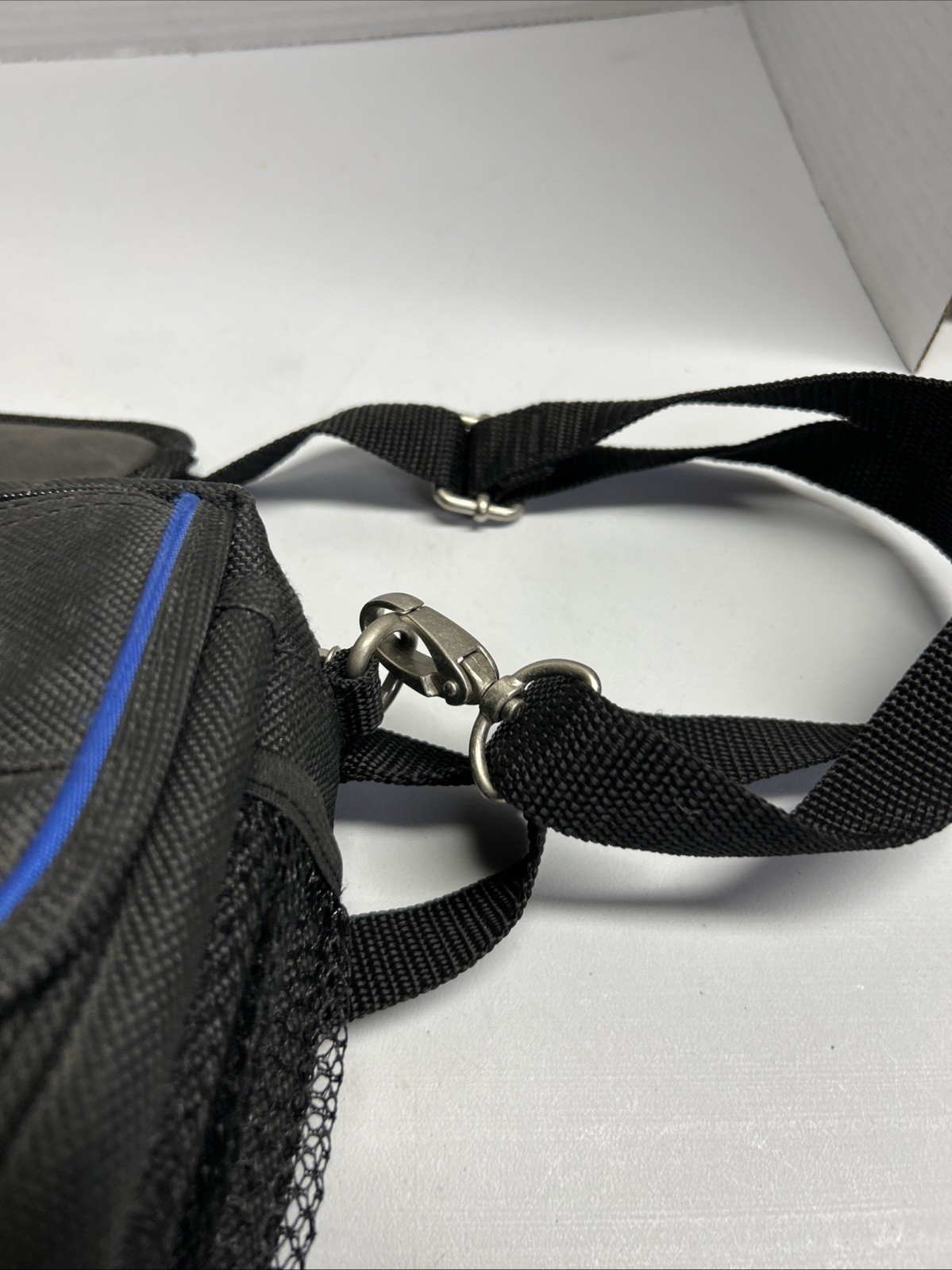 VINTAGE OFFICIAL NINTENDO GAMEBOY ADVANCE CARRYING CASE FANNY PACK. B1