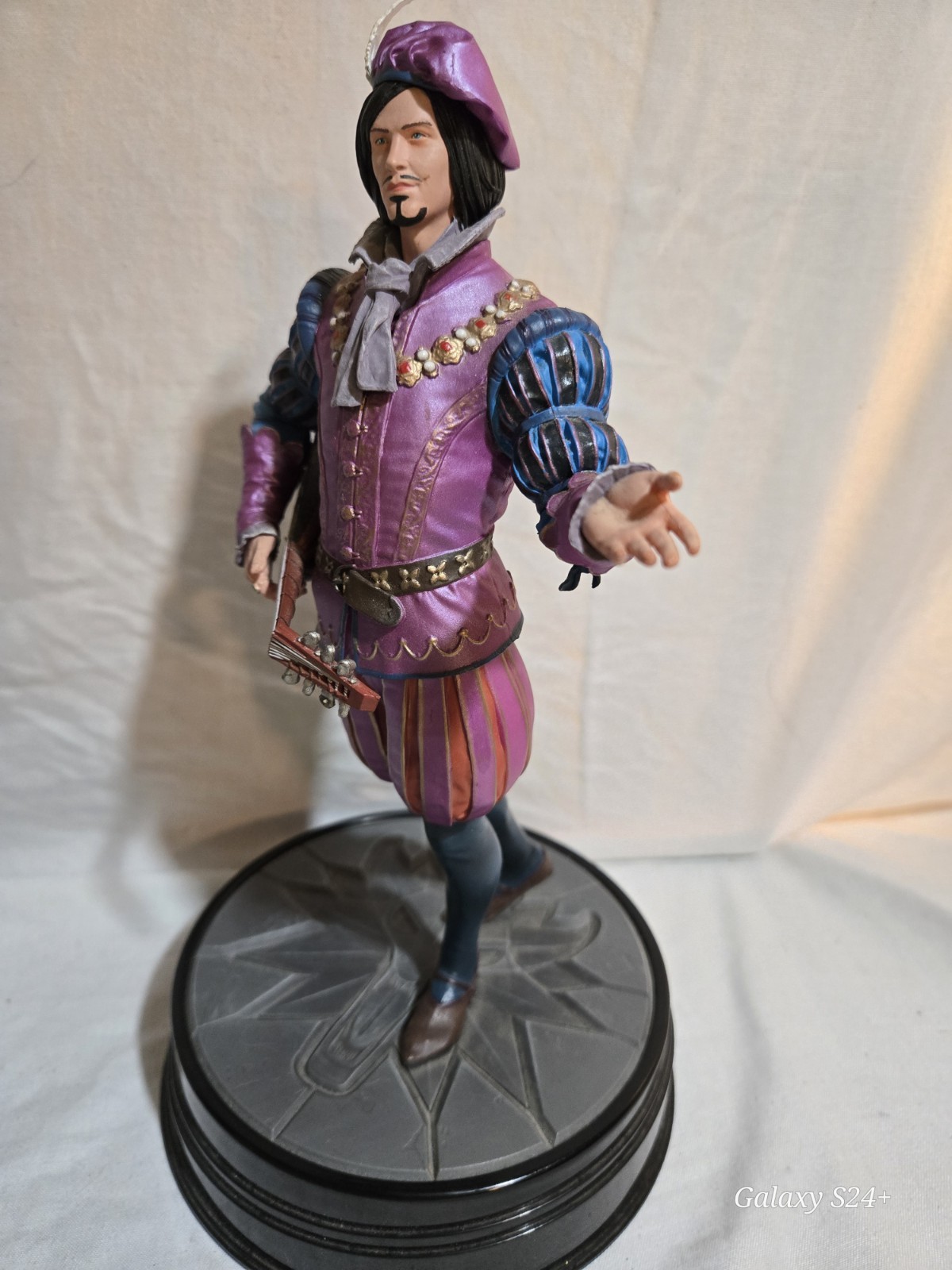 Dark Horse 9.5 In The Witcher 3 Wild Hunt Dandelion Figurine Replica PVC Statue