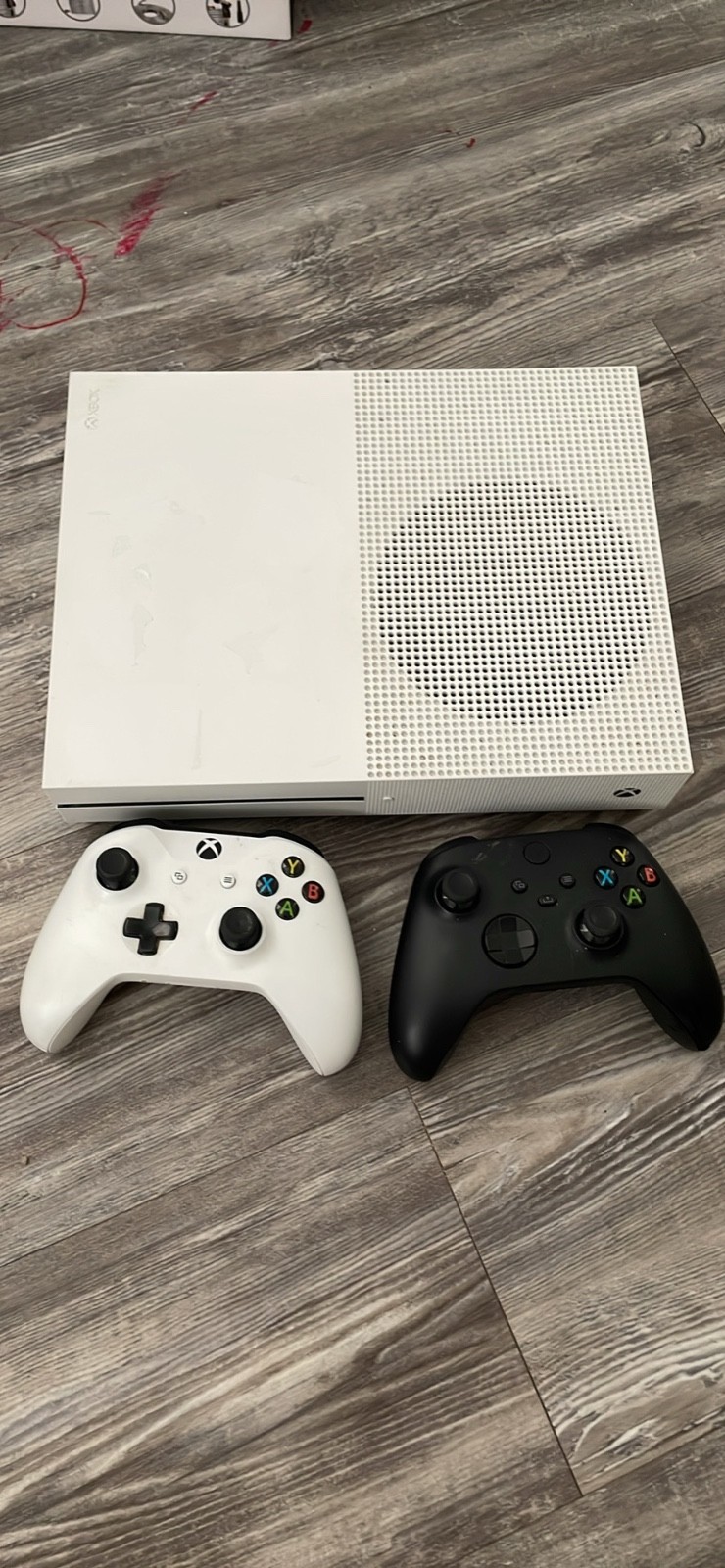 xbox one s 1tb bundle 2 wireless controllers, 2 wired controllers, hdmi and pwr