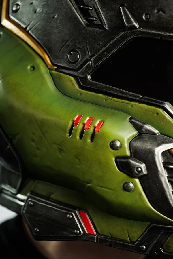 Doom: The Dark Ages Doom Slayer Wearable Helmet LED Bundle + Keycard x3 Patches