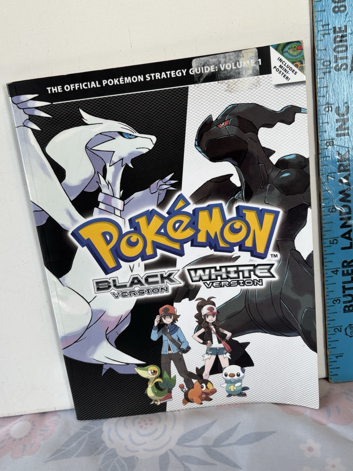Pokemon Black and White Official Strategy Guide: Volume 1 W/ Map Insert 2011