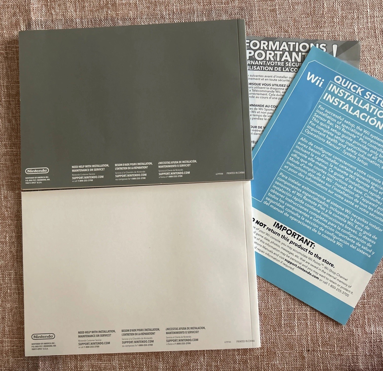 Nintendo Wii Operations Manual Set – Silver and White