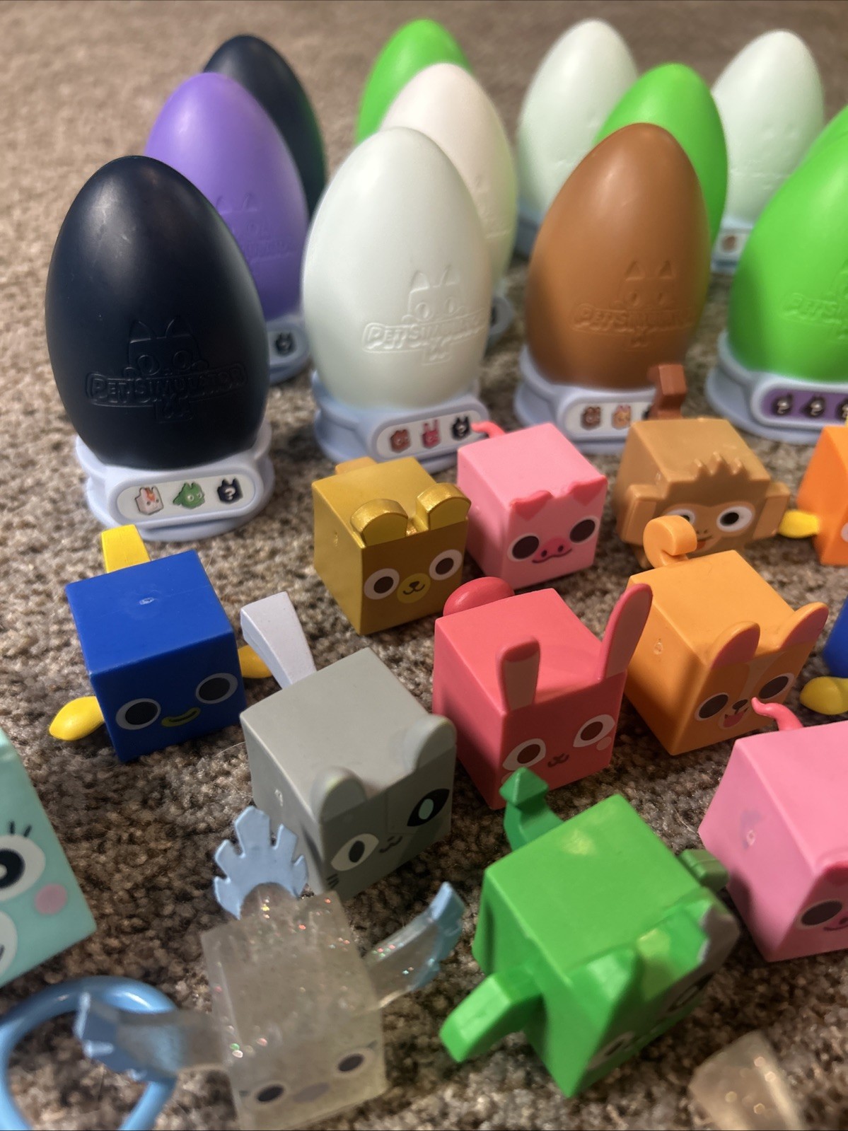 Pet Simulator X Series Large Lot Eggs Figures Keychains