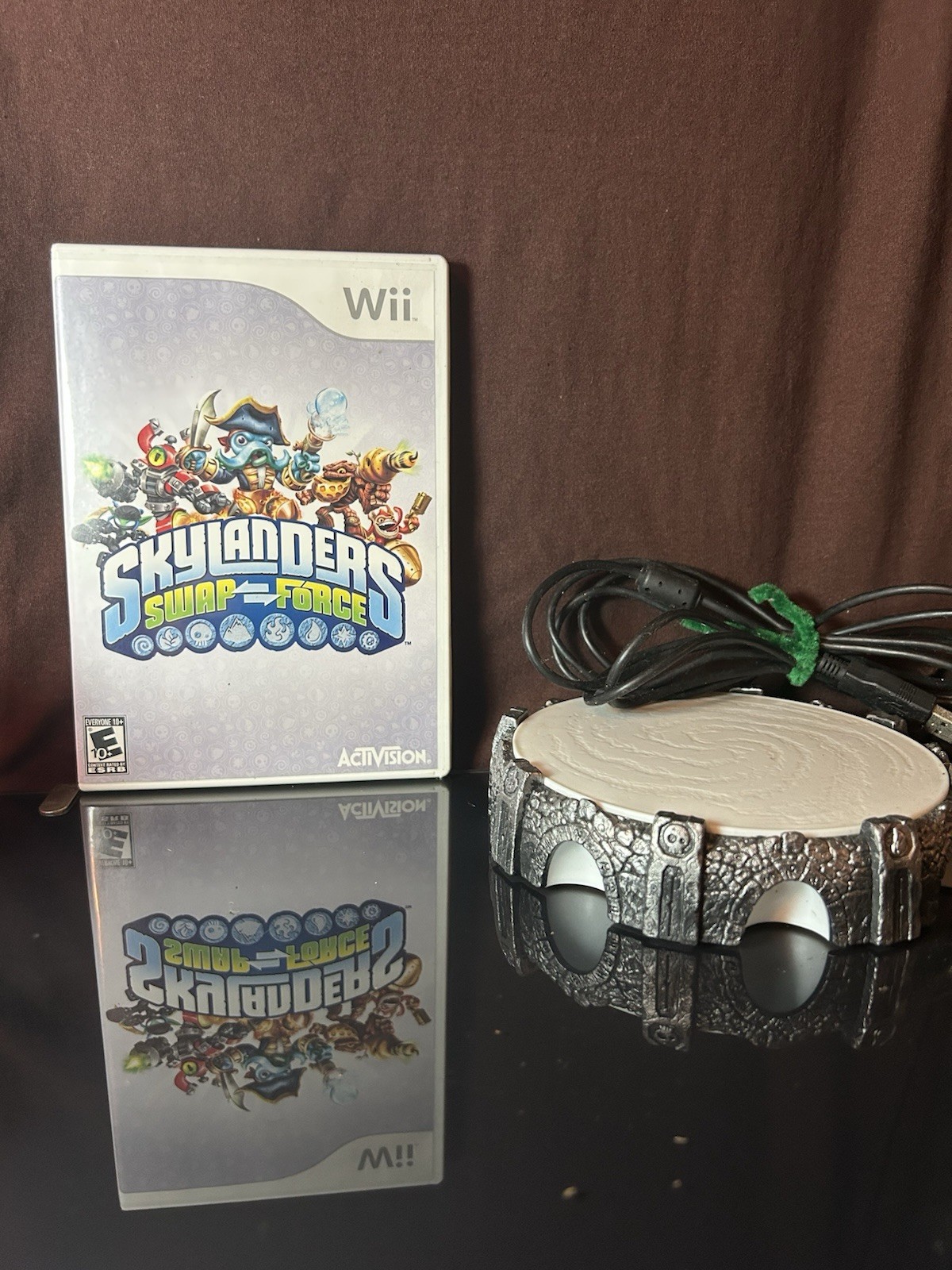 Activision Skylanders Swap Force Wii game portal and 18 Skylander Lot