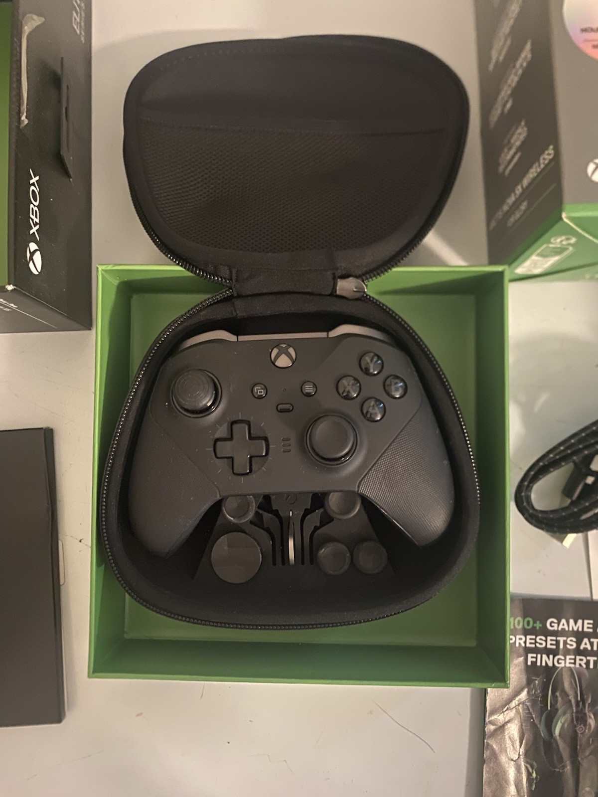 Microsoft Xbox Elite Series 2 controller/ steel series arctic nova 5x headset