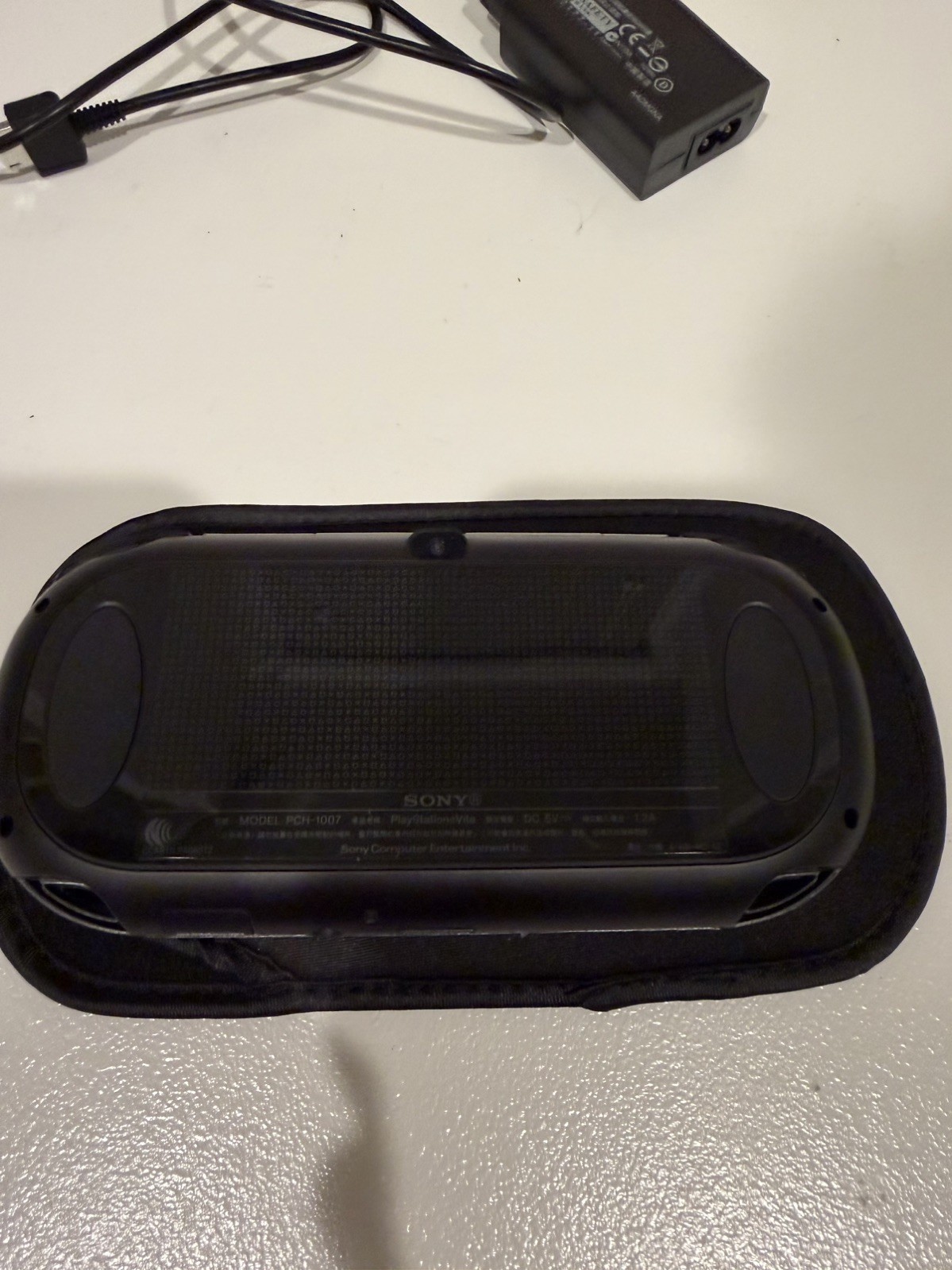 Excellent Condition Sony PS Vita 1000 PCH-1000 OLED 64GB SD Card CIB With Box