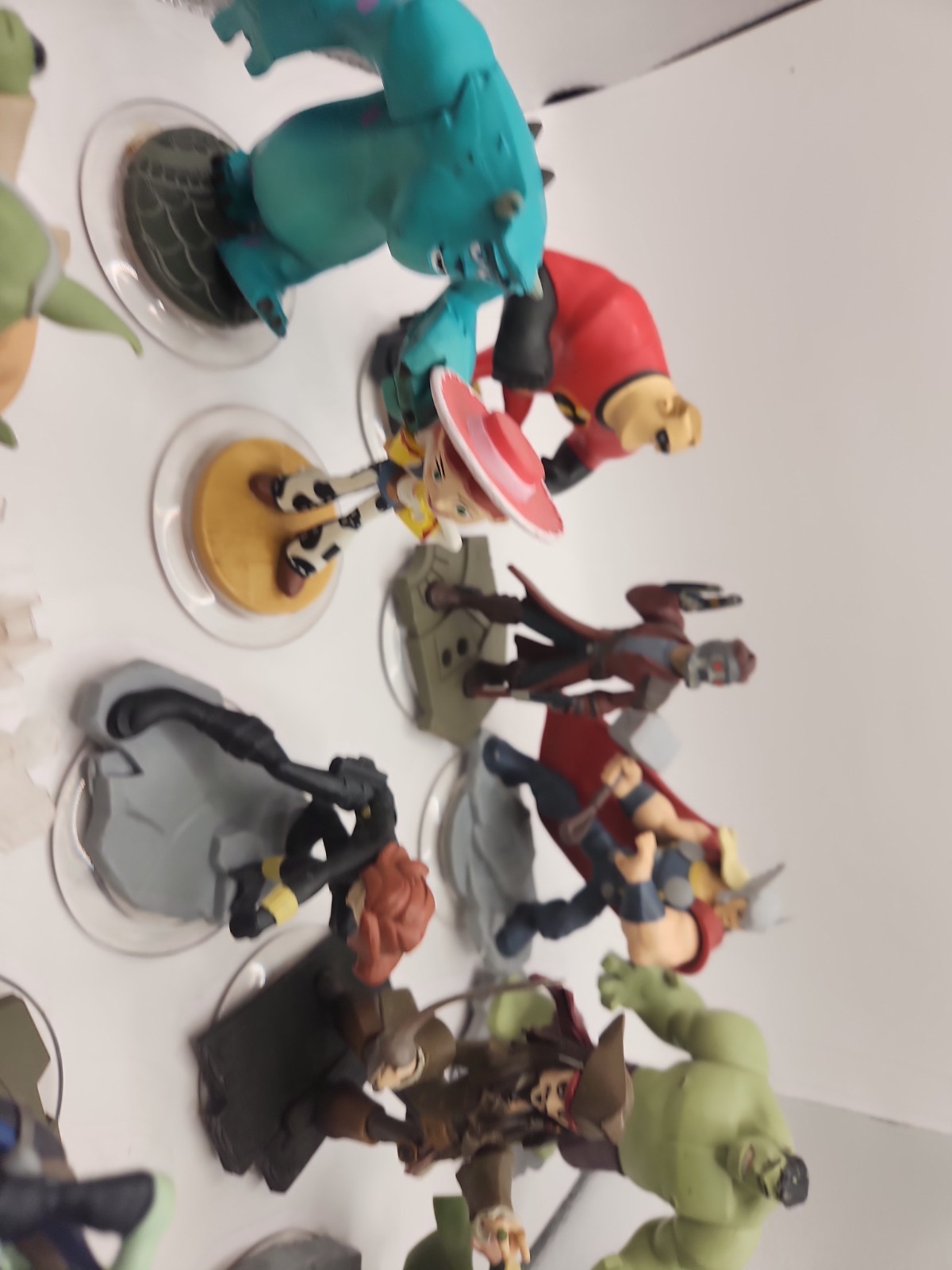 Disney Infinity 13 Figures & 1 Crystal & 1 Power Disc
