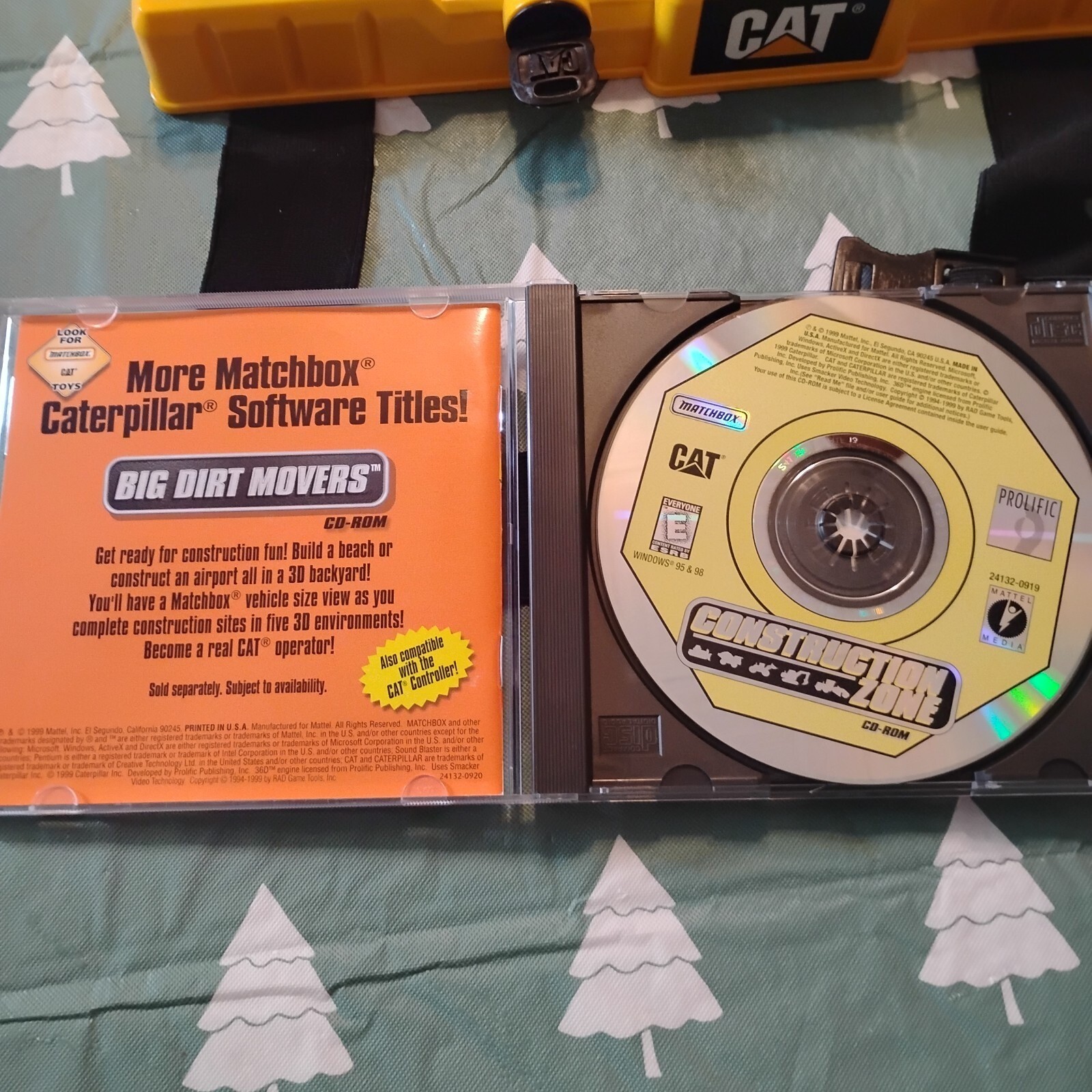 Matchbox Caterpillar Construction Zone CD ROM & CAT Controller Vintage 1999