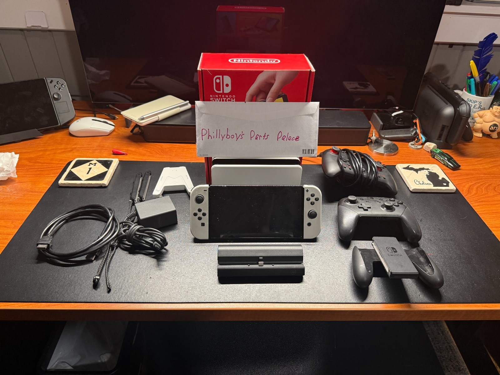 Nintendo Switch OLED Model HEG-001 Bundle