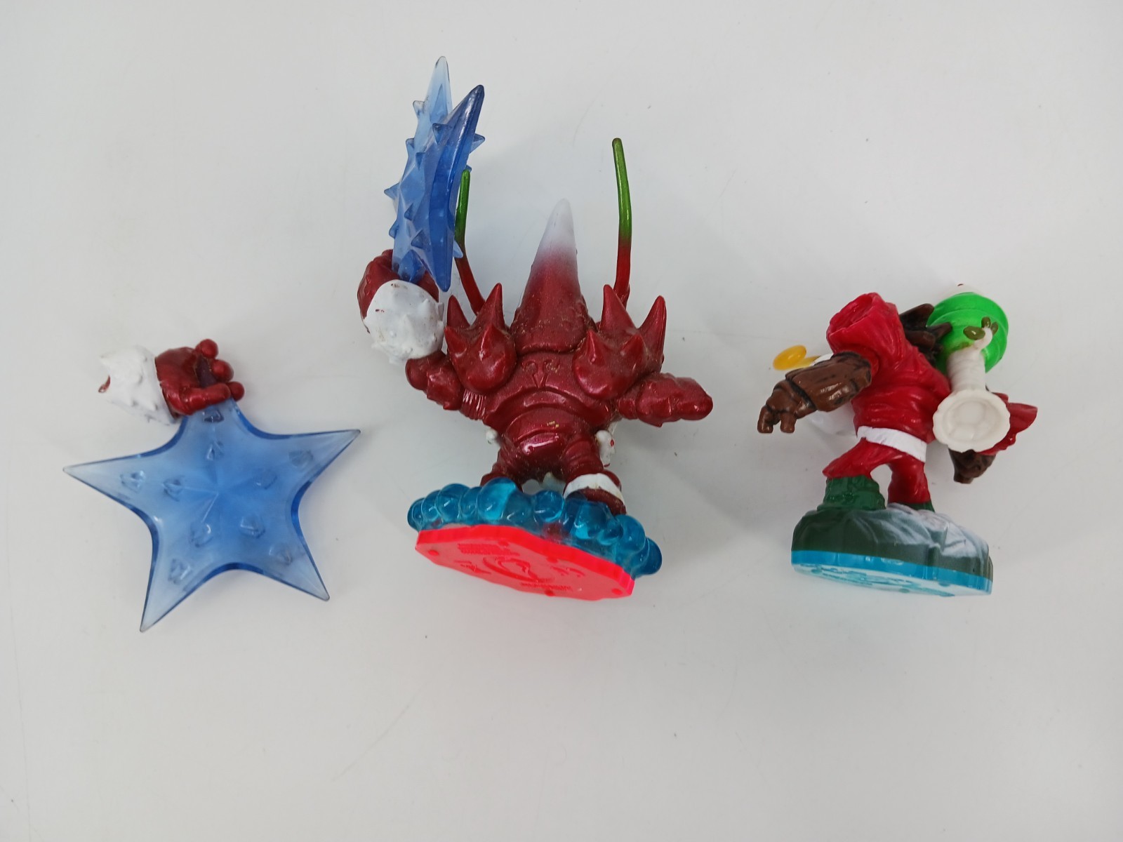 Skylanders Jolly Bumble Blast and Winterfest Lob Star Damaged Read Lot of 2