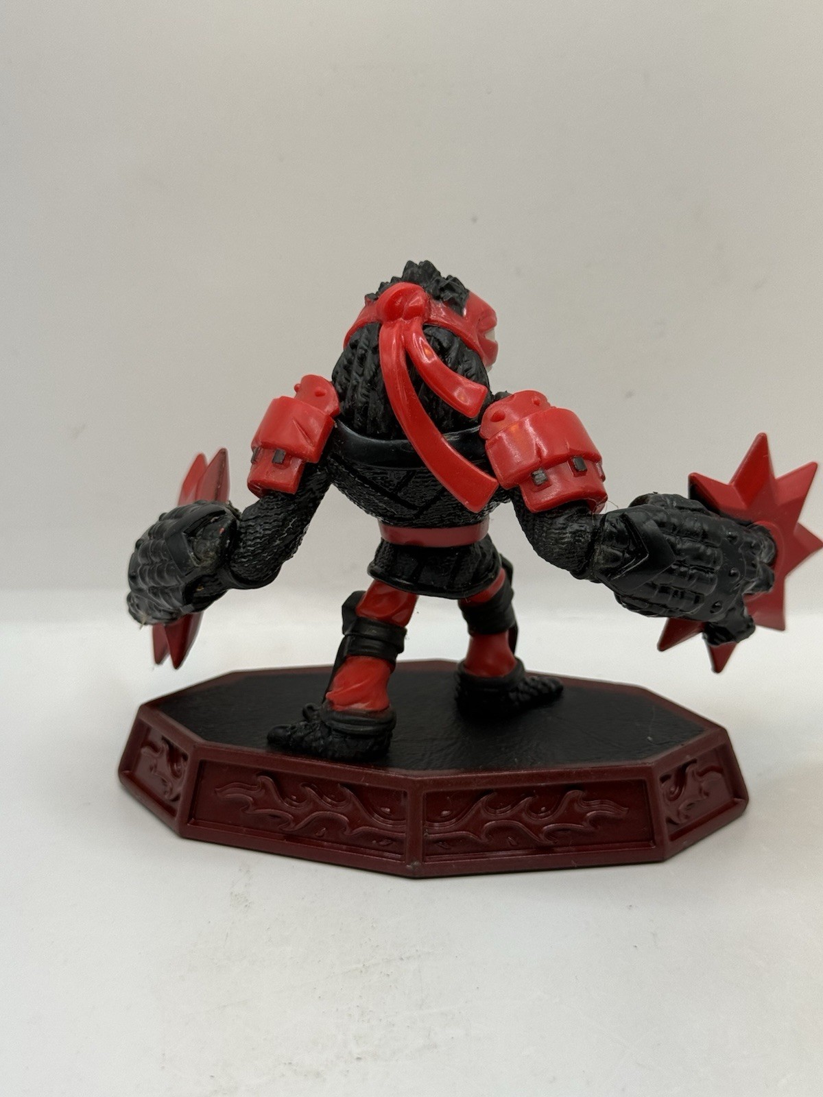 Select from all 43 Skylanders Imaginators