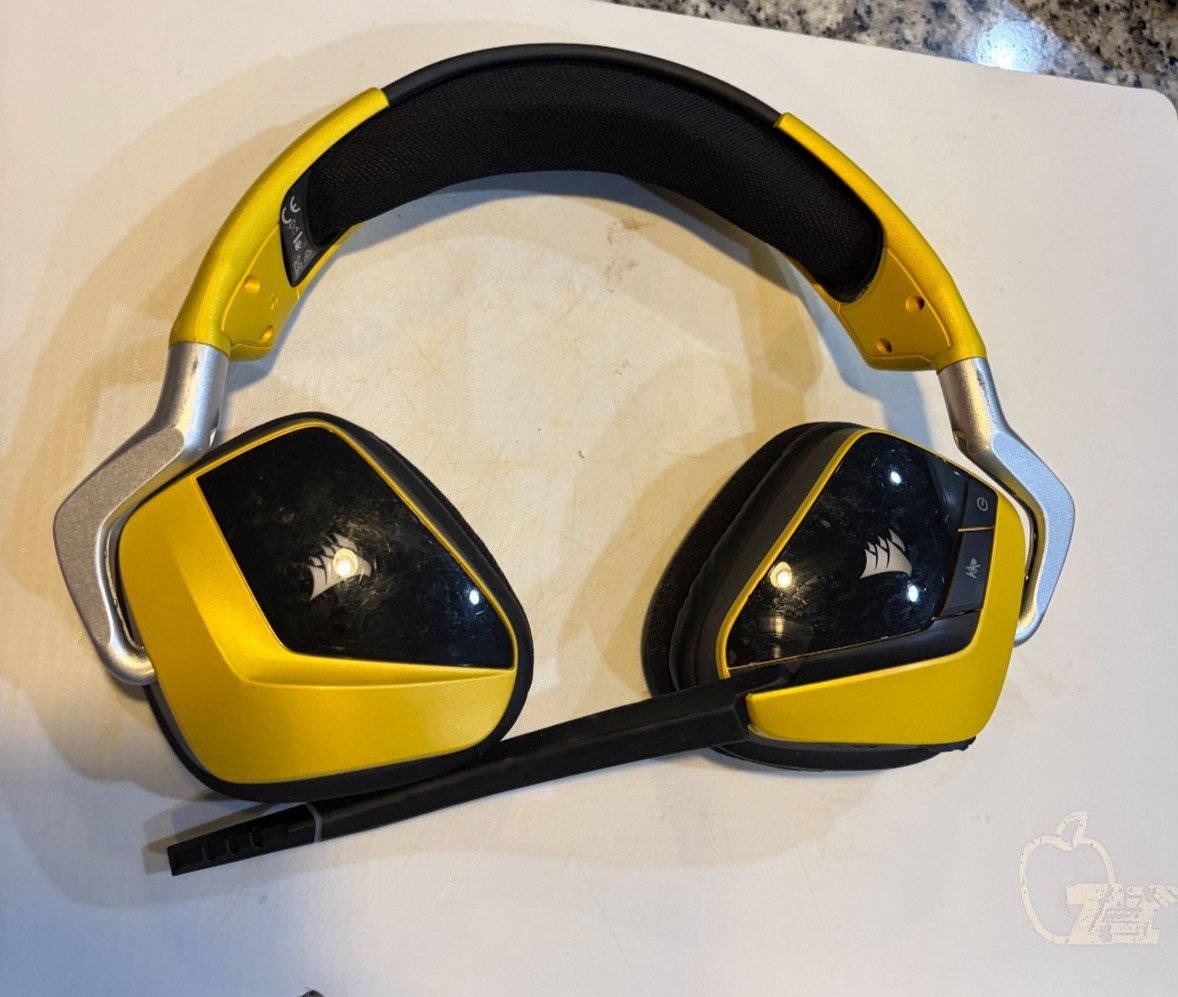 New Corsair VOID v2 MAX Wireless Gaming Headset Xbox PC PS5 Bluetooth yellow