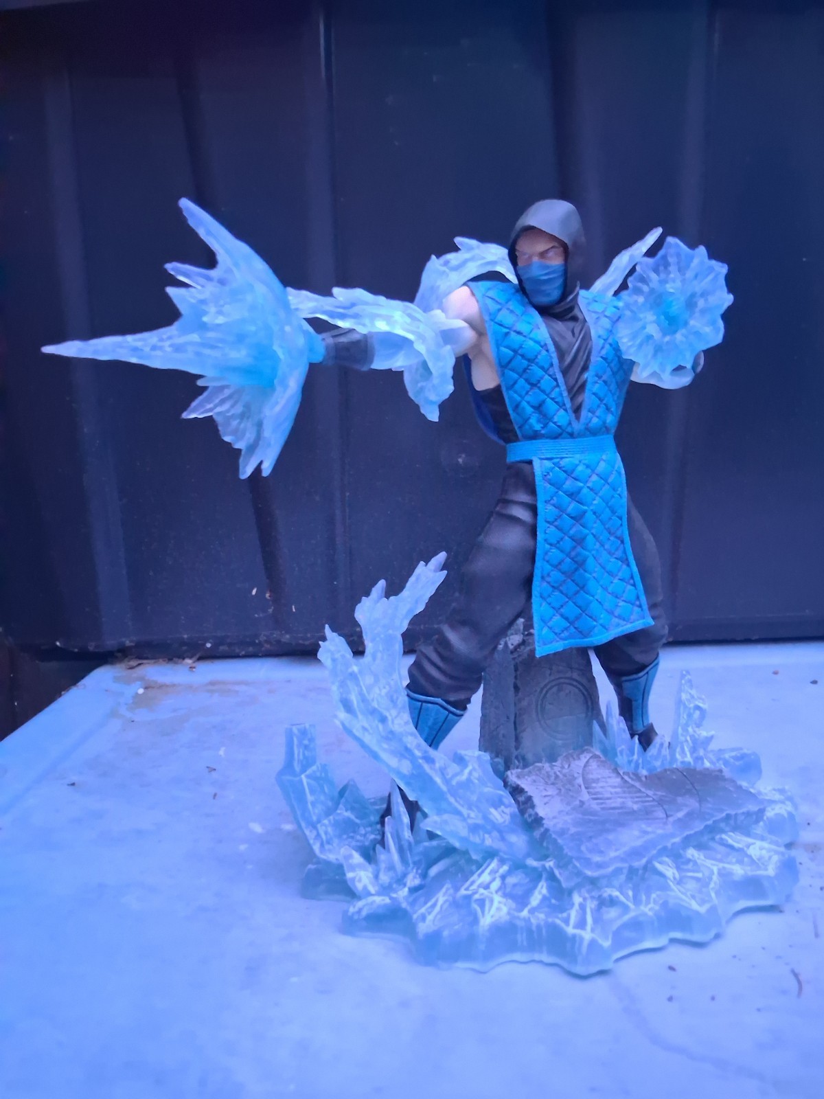 Mortal Kombat 11 Sub-Zero 9″ Gallery Diorama PVC Statue Open Box Diamond Select