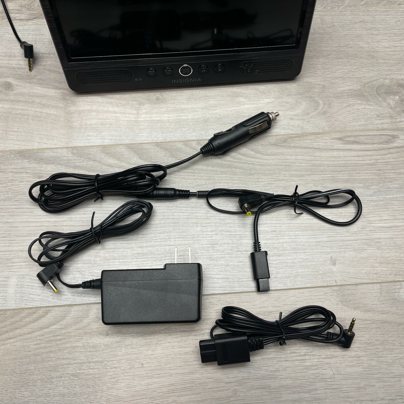 Nintendo Gamecube 10″ LCD Portable Screen CAR HOME Monitor Screen Setup