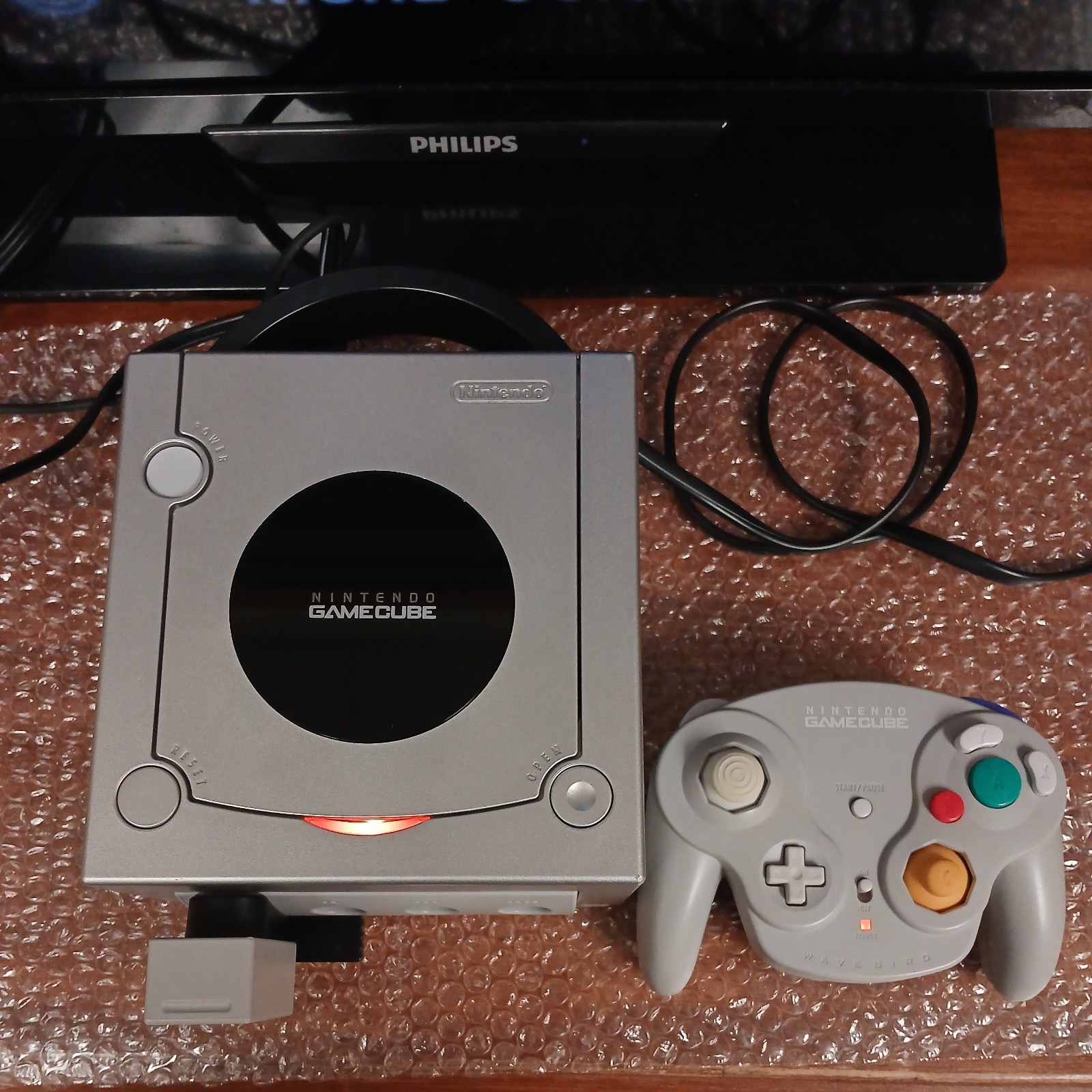 Nintendo GameCube System DOL-001 Silver Tested, Wavebird, OEM Cords. Tested