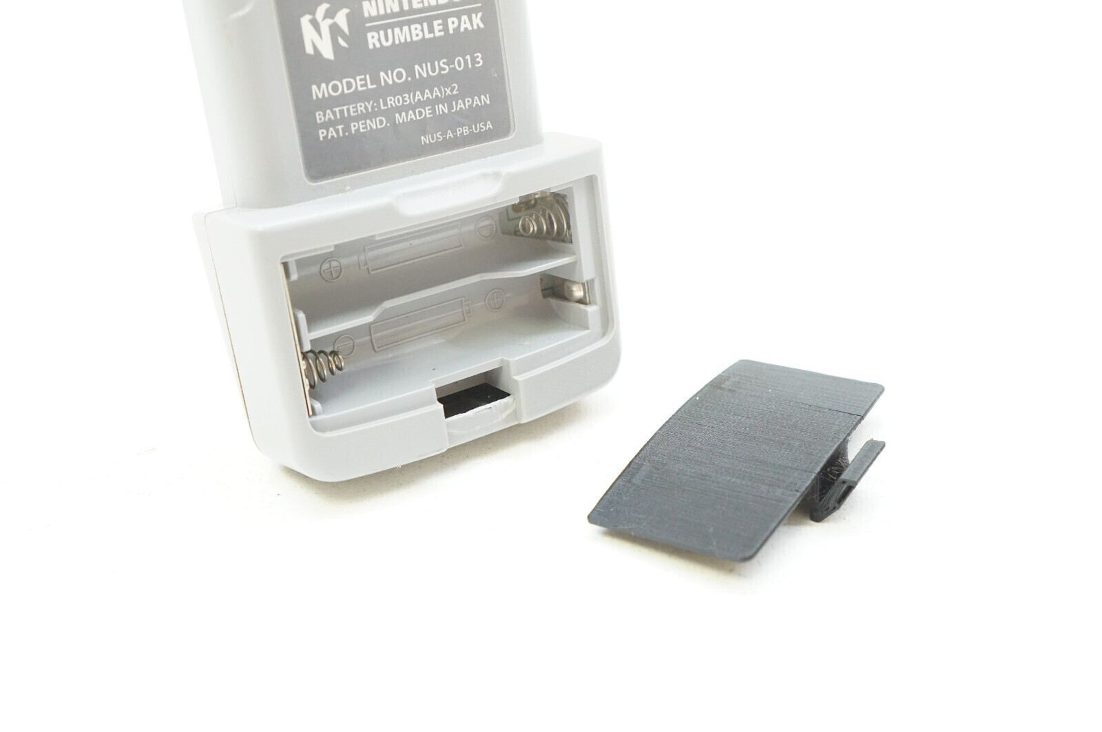 Replacement Battery Door Cover Latch for Nintendo Rumble Pak Pack Nintendo 64