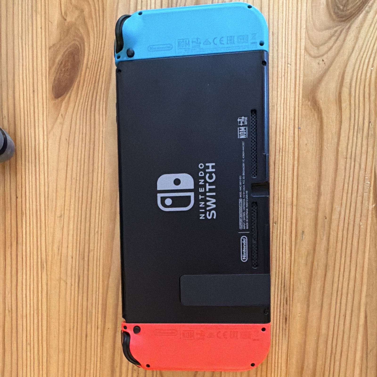 Nintendo Switch HAC-001 32GB Neon Joy-Con Smash Bros,Odyssey,Splatoon 2,Skyrim