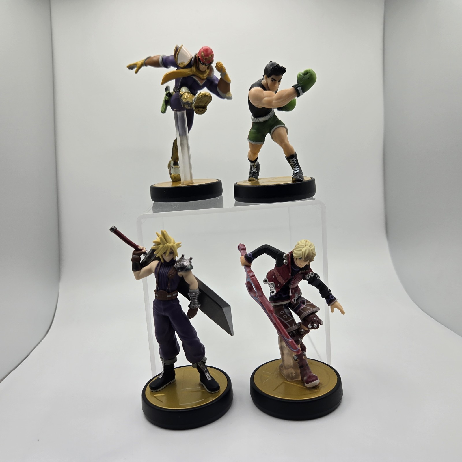 Cloud (Player 1), Shulk, Captain Falcon, & Little Mac Amiibo Super Smash Bros