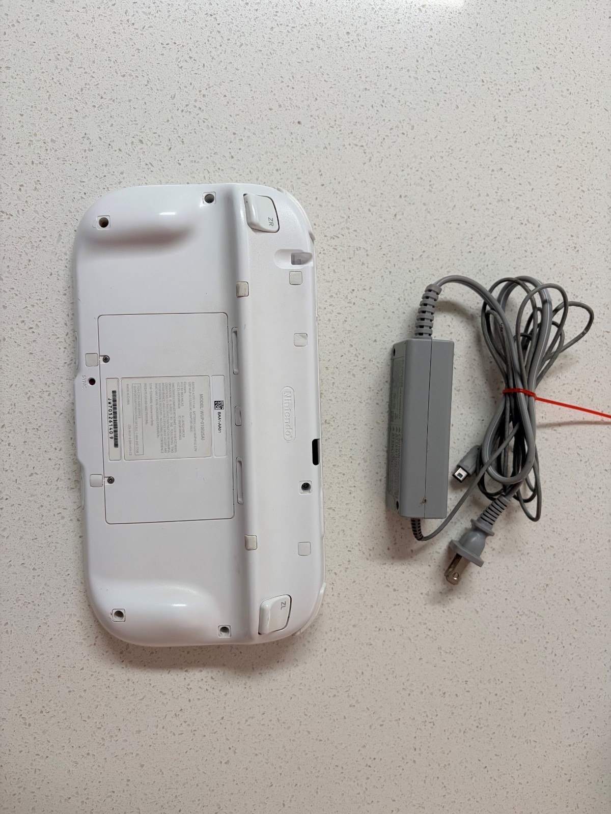 Nintendo Wii U WHITE Console bundle 32GB – Used in great condition