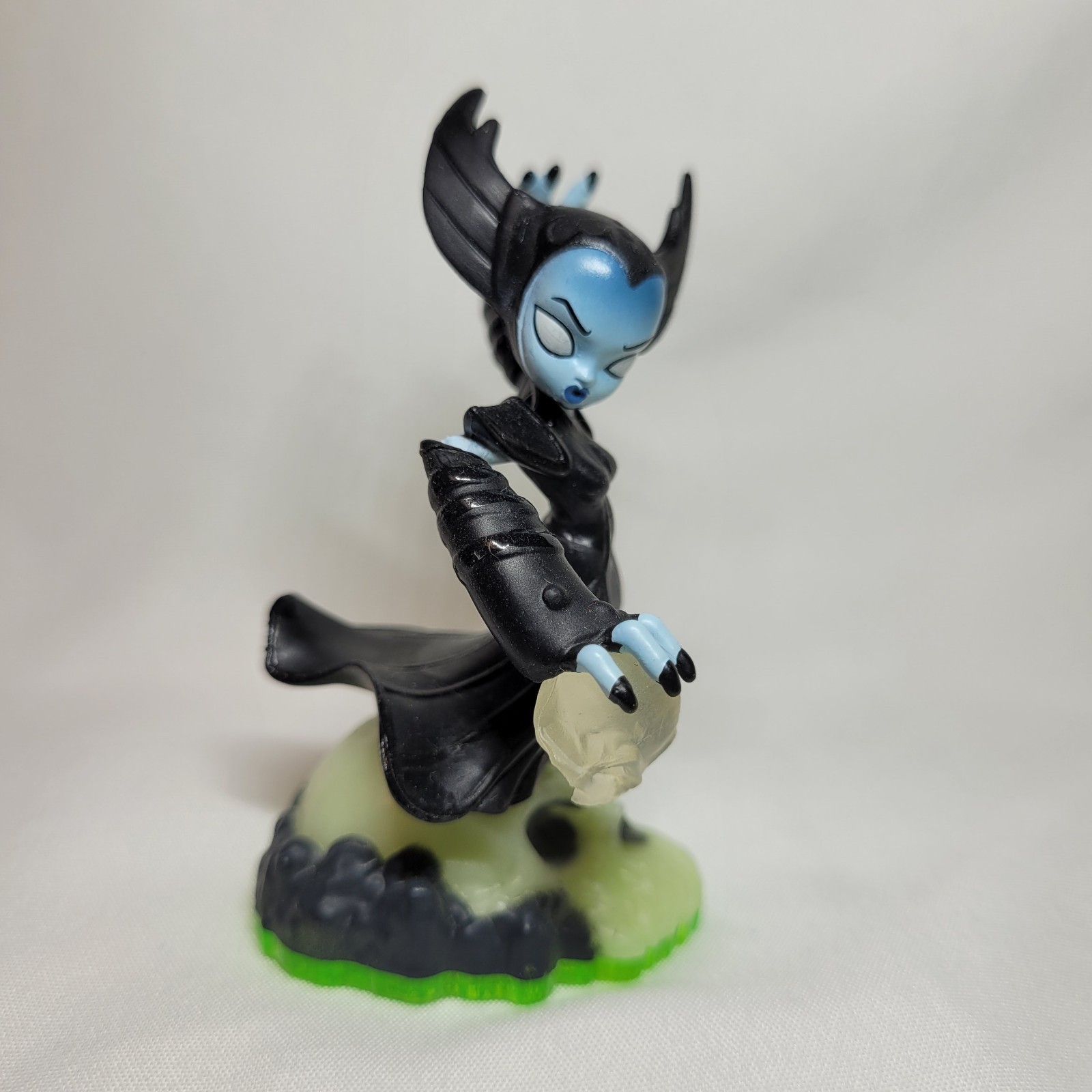 Skylanders Spyro’s Adventure HEX Figure+Trading Card,Stickers +Web Code