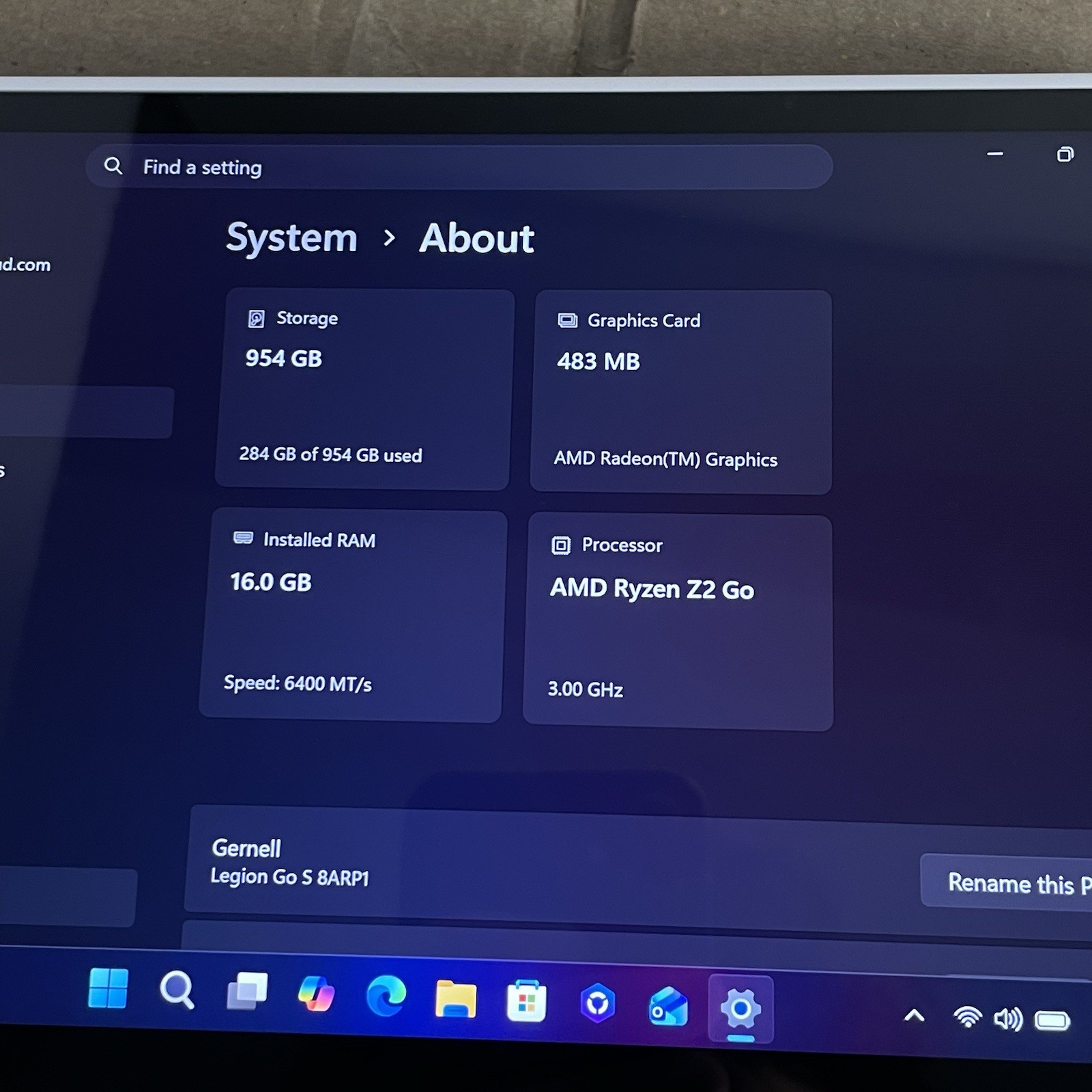 Lenovo Legion Go S 8″ Handheld 16GB RAM, 1TB SSD, AMD Ryzen Z2 Go, Windows White