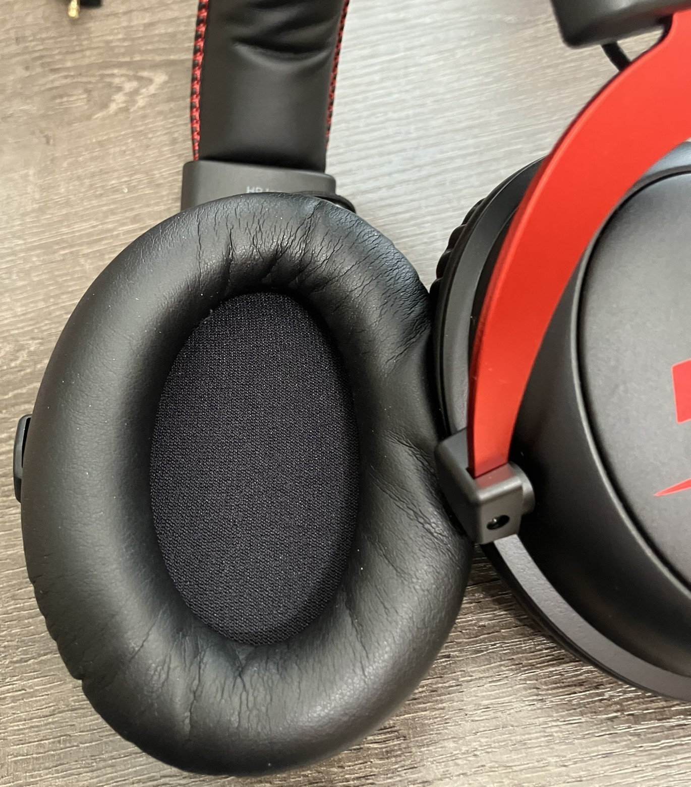 HyperX Cloud II Wired Gaming Headset Black/Red w/ Memory Foam & Leatherette READ