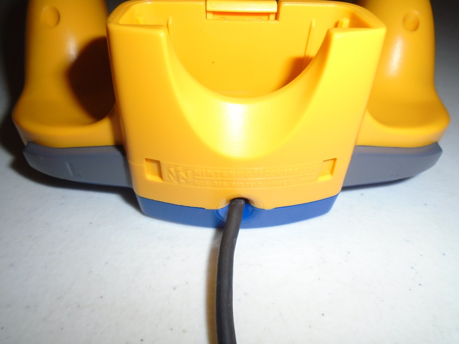 OEM Pokémon Special Pikachu Edition USA Controller w/tight joystick Nintendo 64
