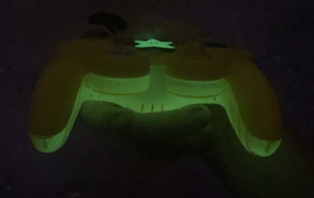 Nintendo GameCube Controller – Glow In The Dark/Yellow/Clear Yellow