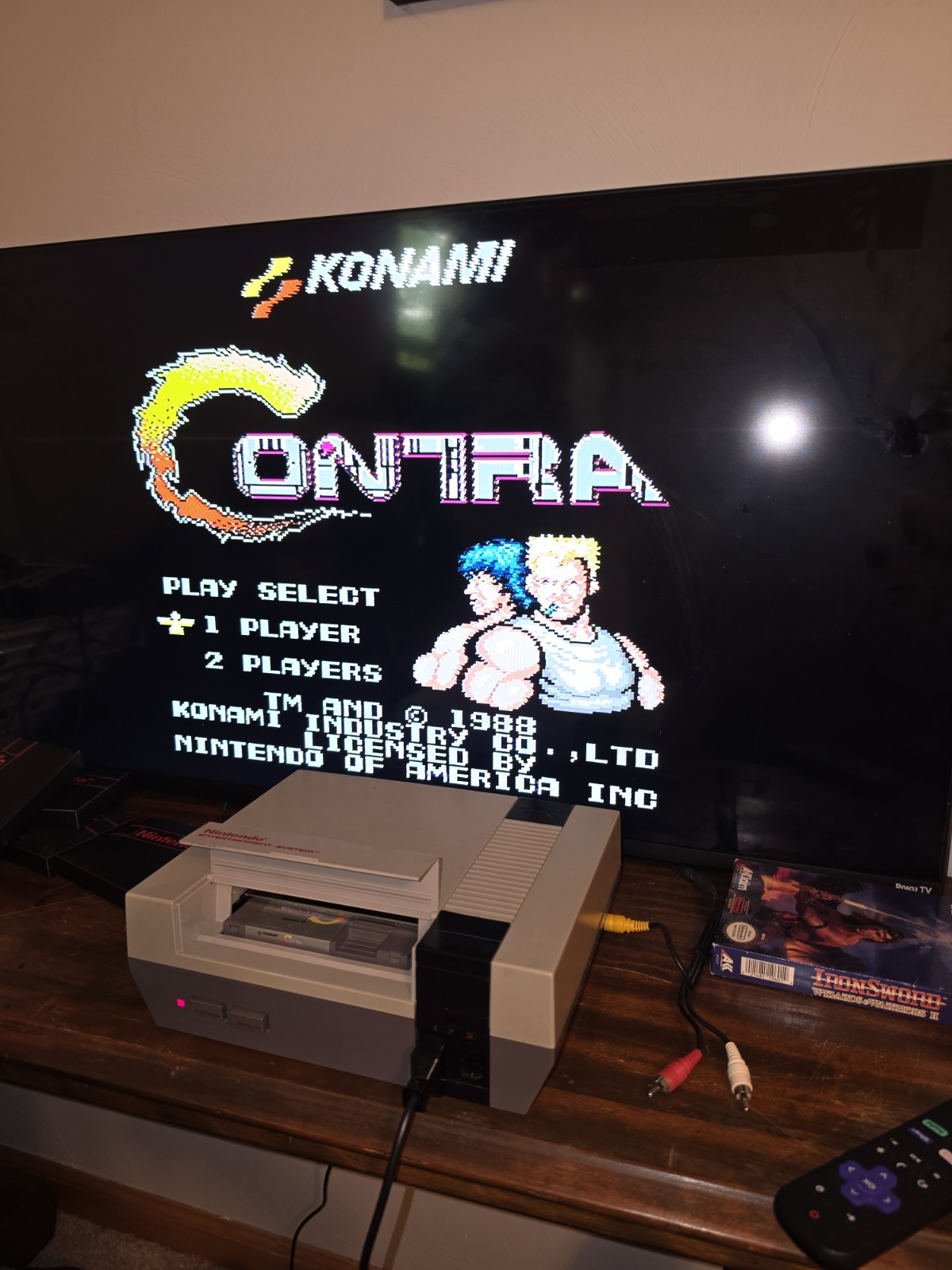 Konami Contra for Nintendo NES – Boxed 1988 NTSC-U/C Multiplayer Shooter