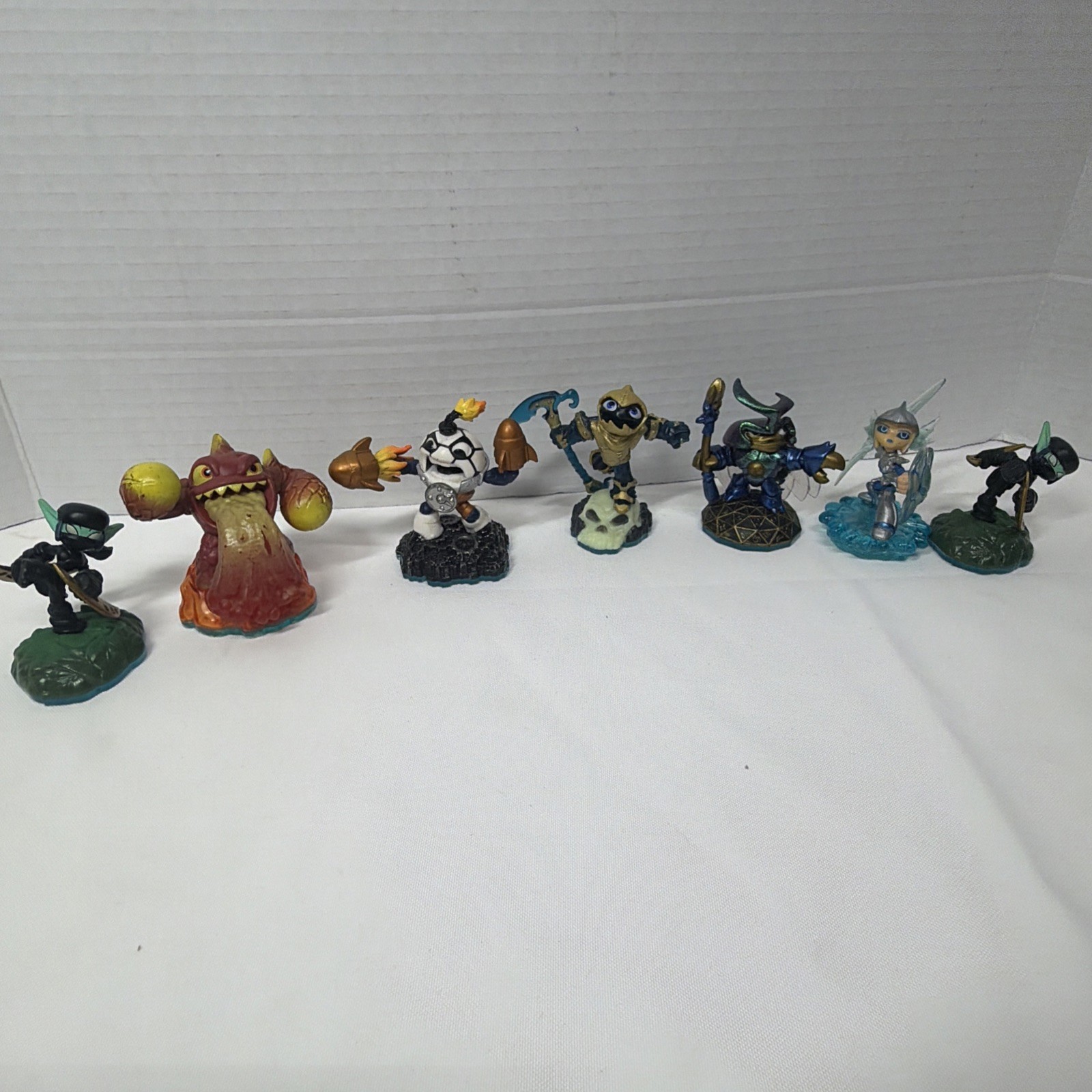 Skylanders SWAP Force Lot of 7 – Legendary LightCore Grim Creeper, Kickoff &