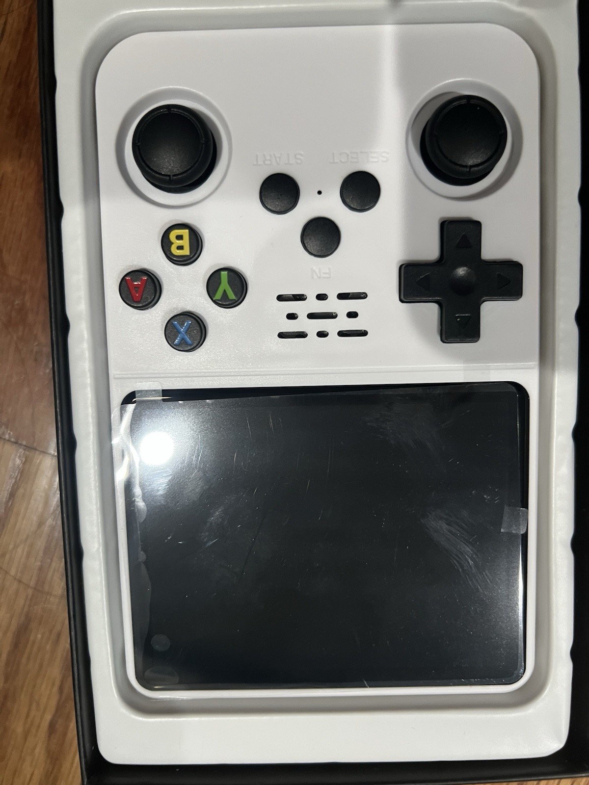 R36S Handheld Game Console 128GB 640×480 Linux Wi-Fi USB-C White