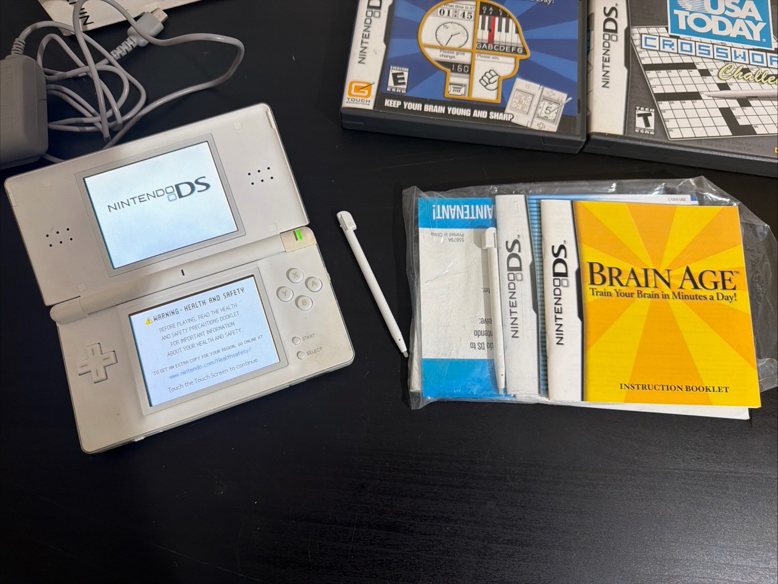 Nintendo DS Lite Handheld Console Polar White – With Box And Games – Tested